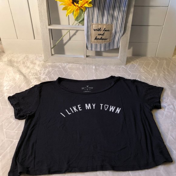 π3 for $15π "I Like My Town" Graphic Cropped Tee - Picture 7 of 9